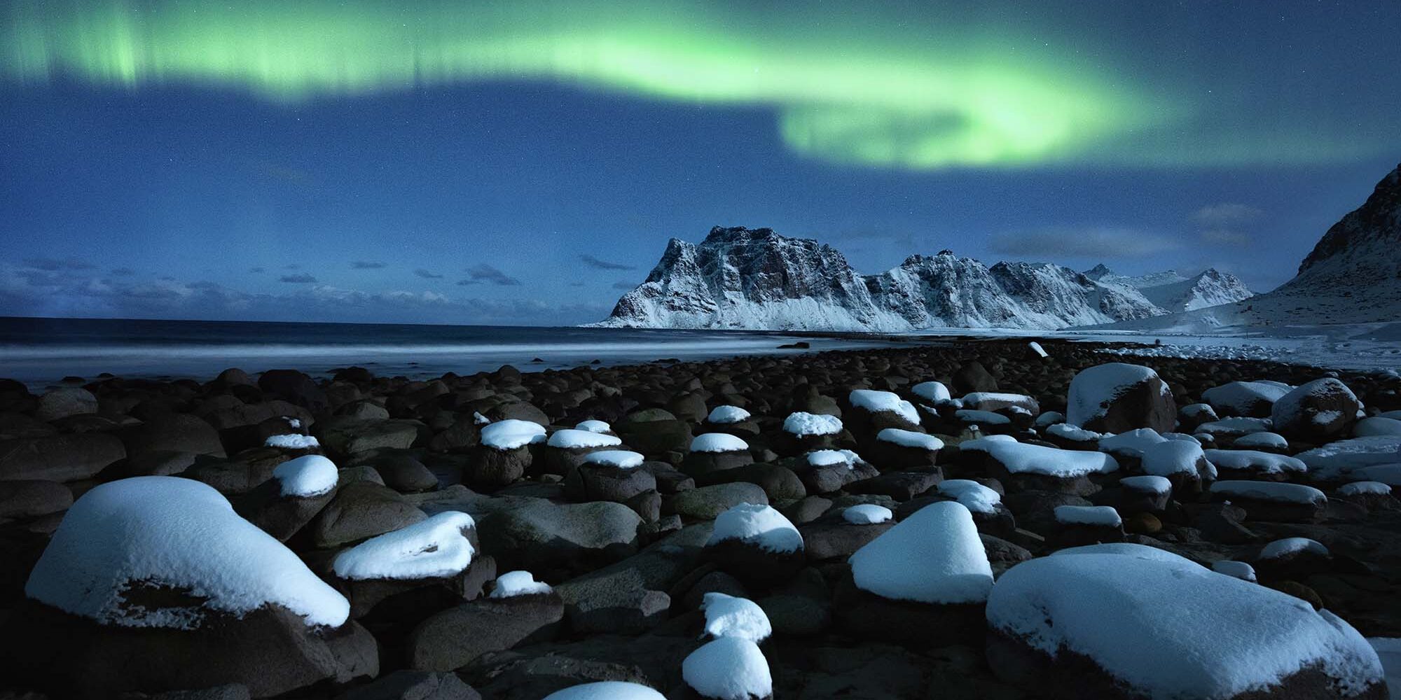 Lofoten Photo workshop - Northern lights. Mointains in front